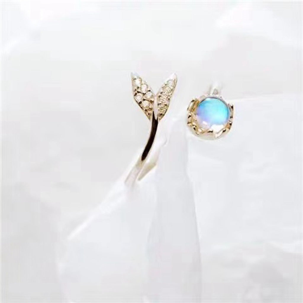 Sweet Aurora Moonstone Fishtail Ring