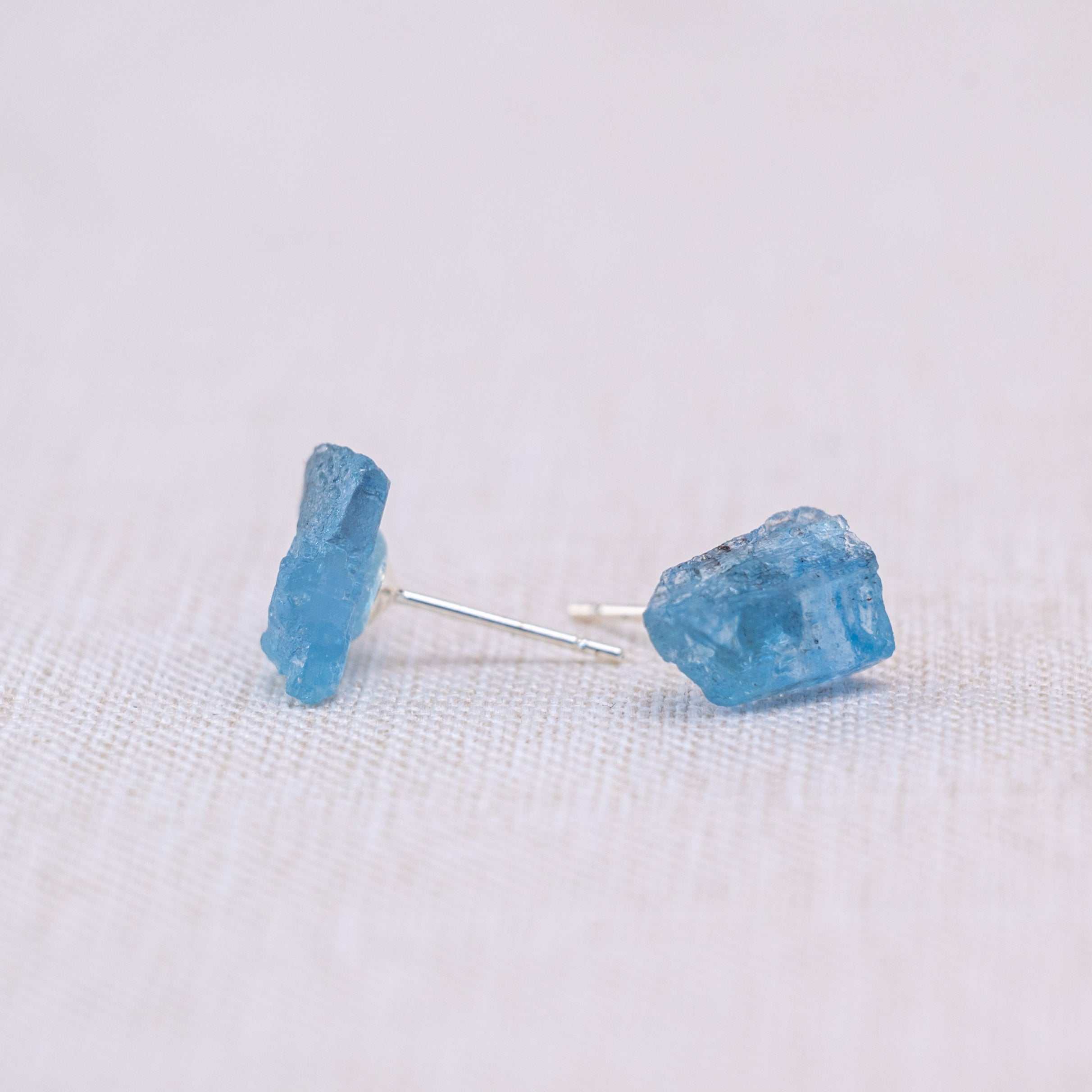 Aquamarine Earrings bring calm and clarity, enhancing communication and emotional balance.