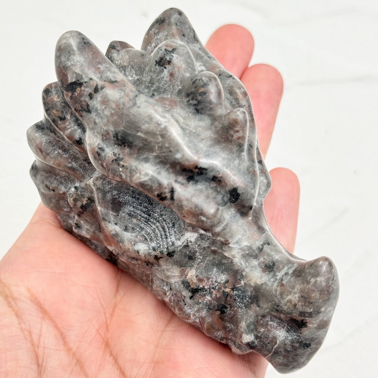 yooFluorescent Yooperlite Dragon Skull - Stunning Details