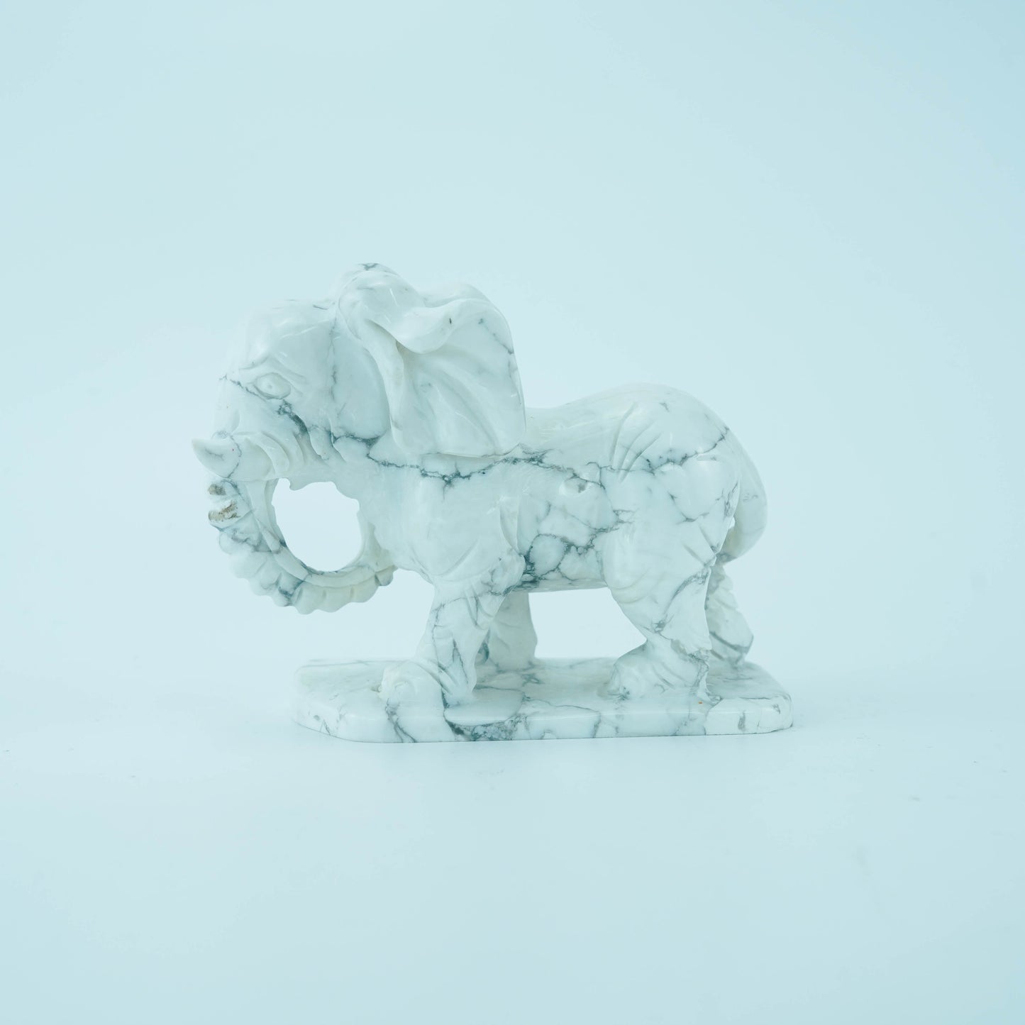 4.5 inch Howlite Elephant In Bulk