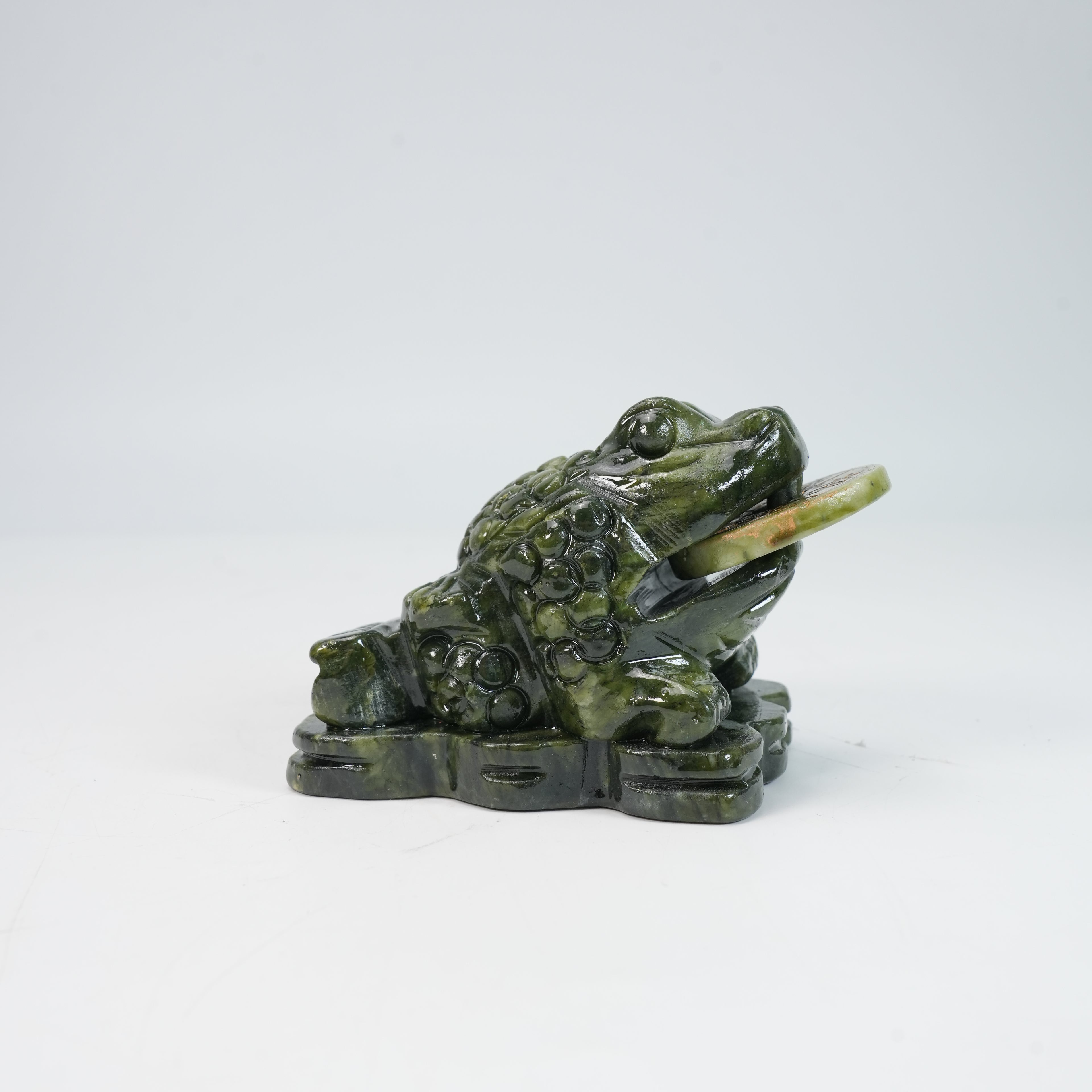 Natural Green Jade Money Frog Statue - Feng Shui Chan Chu for Wealth & Prosperity, 4.3" Hand-Carved Crystal Toad Figurine for Home Office Luck
