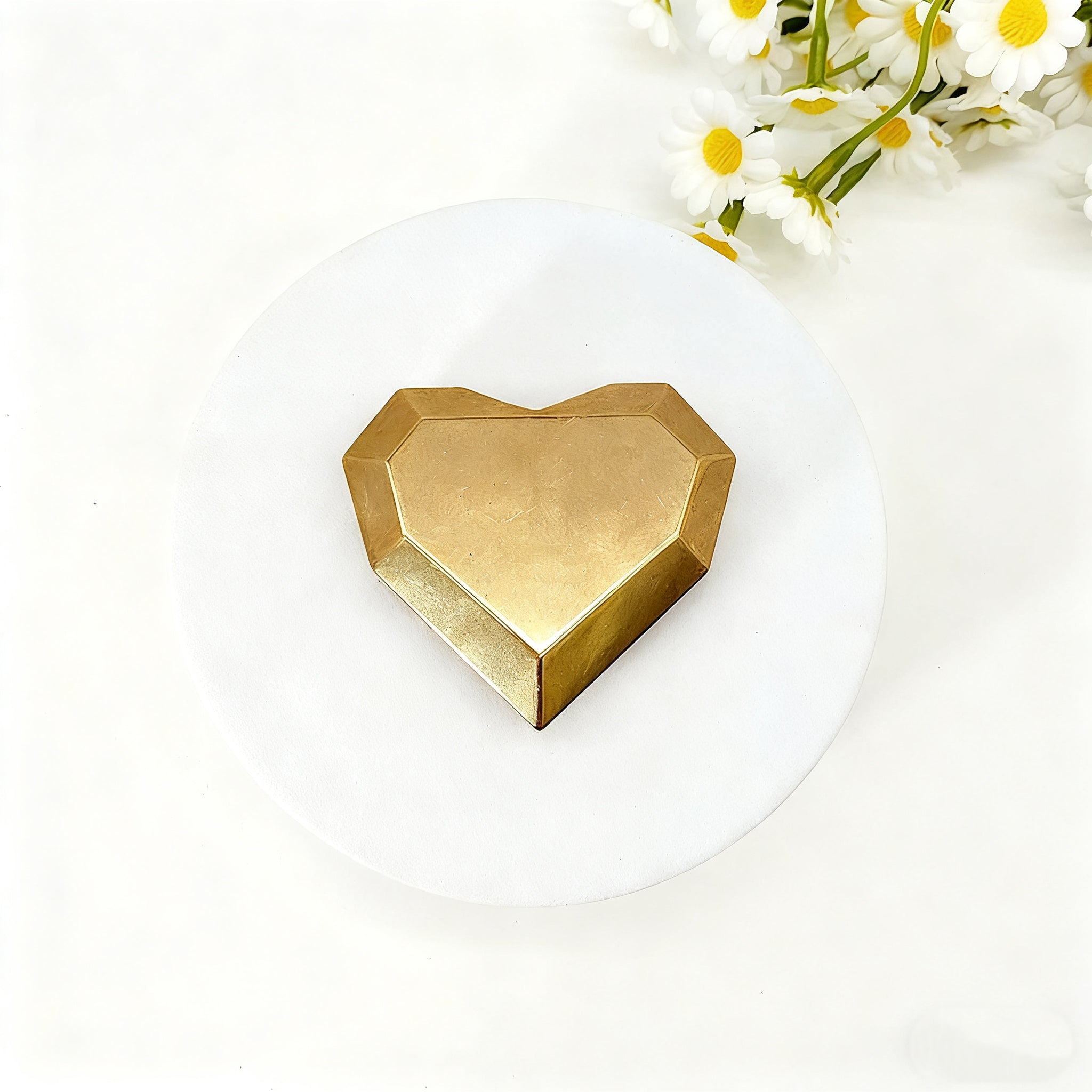 Natural Pyrite Iron Ore Cut Heart