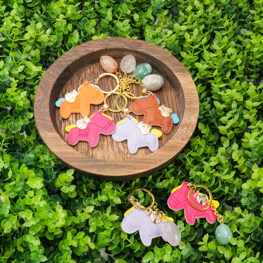 Natural Crystal Pony Keychain - Hand-Carved Gemstone Horse Bag Charm, Spiritual Animal Healing Stone Key Ring, Lucky Charm Gift for Women & Girls