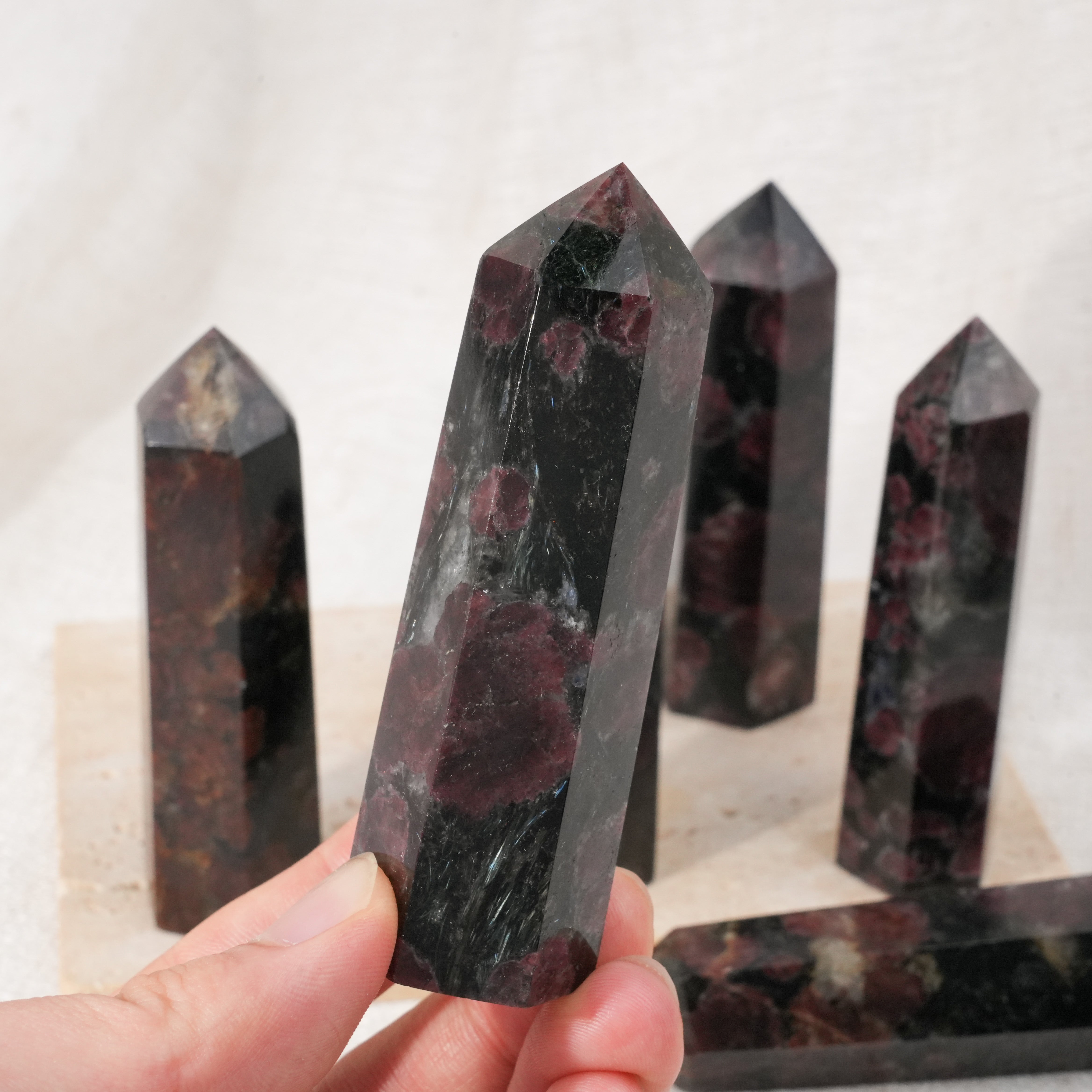Astrophyllite Garnet Point