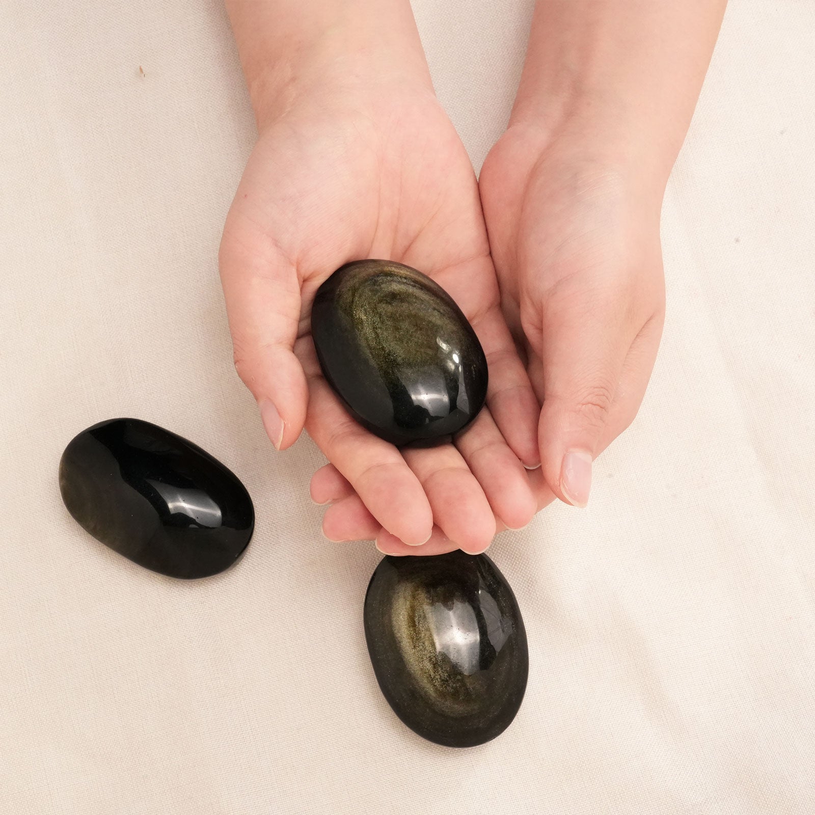 Healing properties of the Golden Obsidian Palm Stone for protection