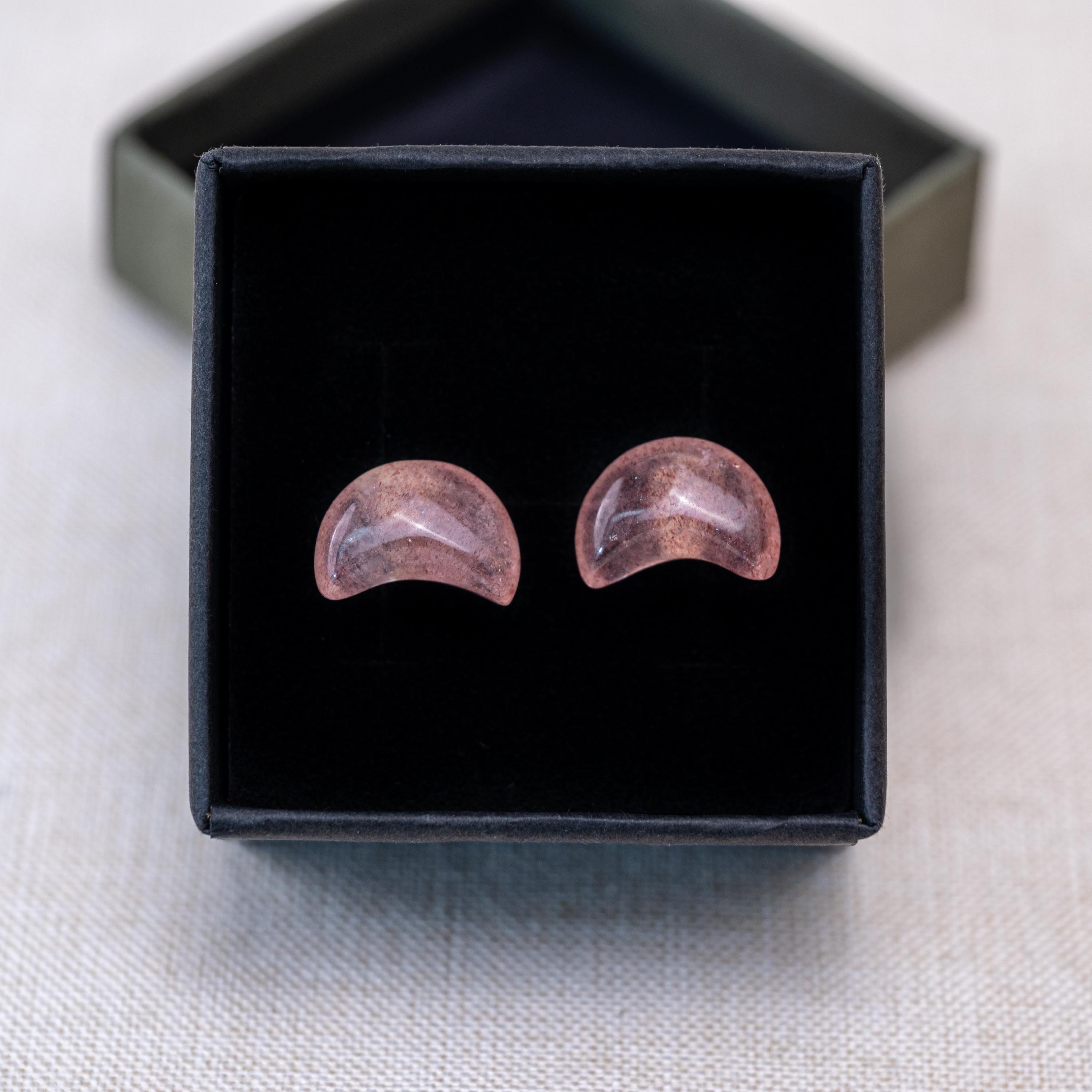 These soothing earrings enhance vitality and clarity, bringing balance to your life.