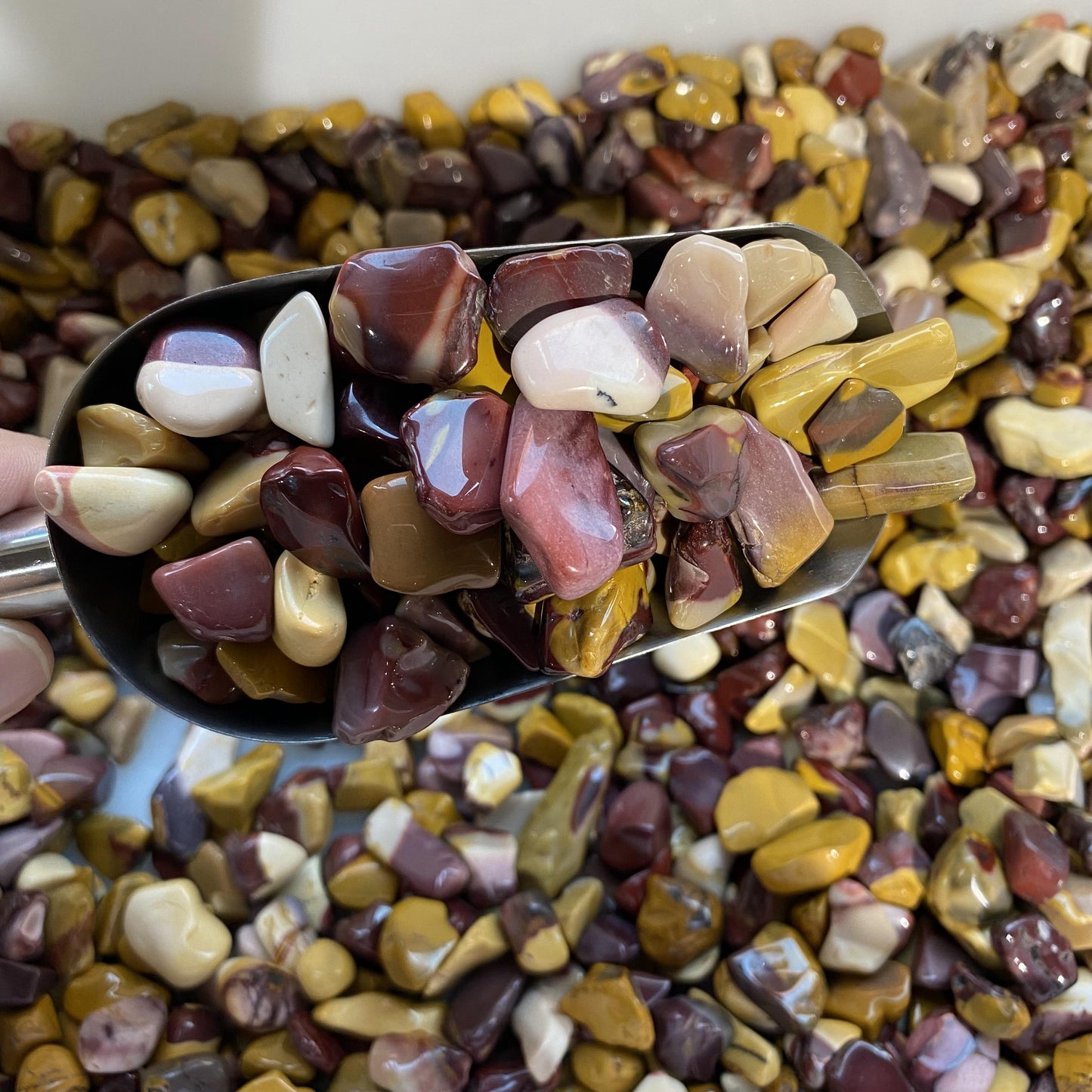 1.5-2.5cm Mookaite Jasper Crushed Stones In Bulk
