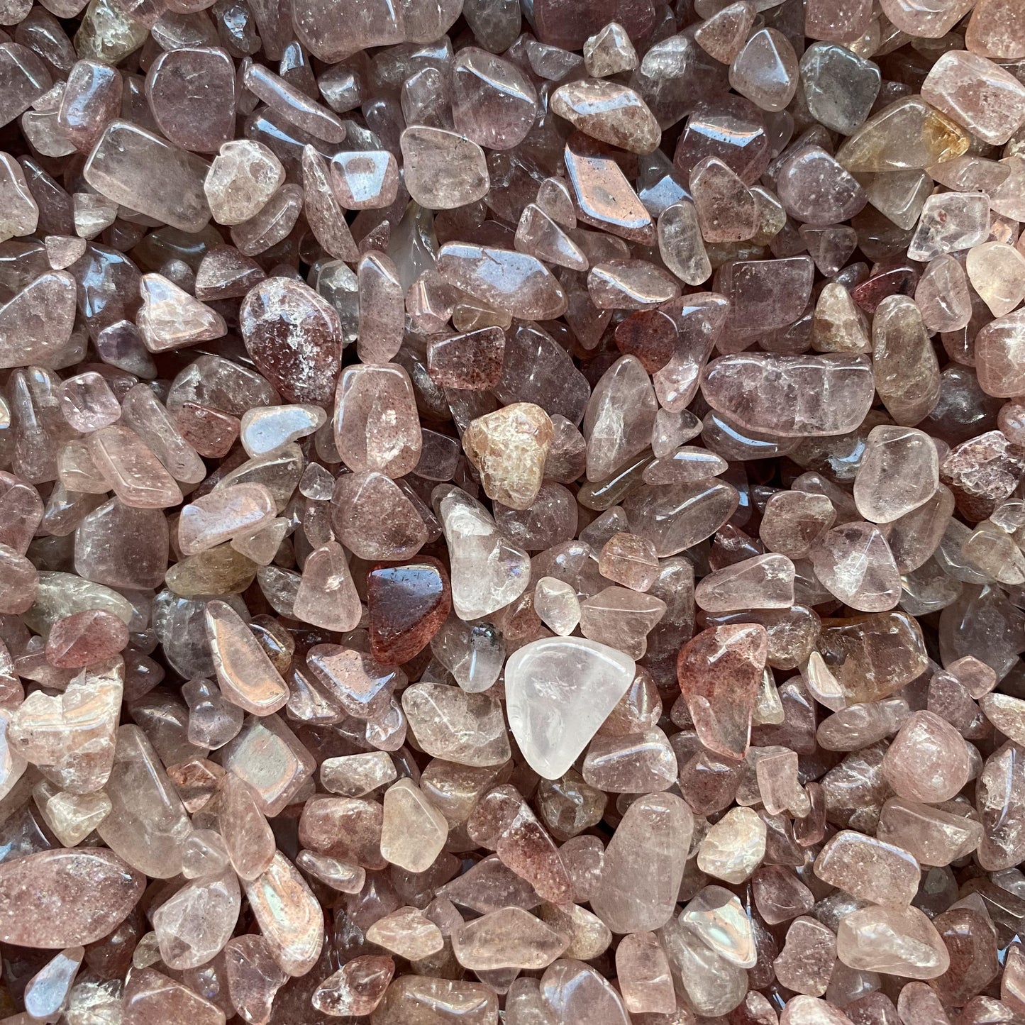 0.5-1.5cm Strawberry Quartz Crushed Stones In Bulk