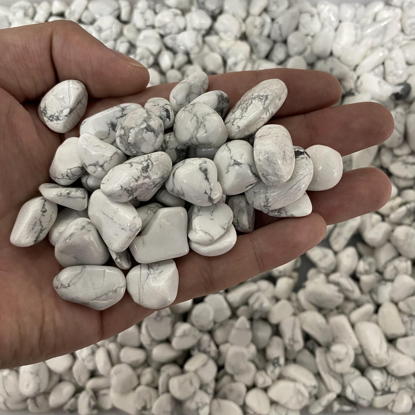 1.5-2.5cm Howlite Crushed Stones In Bulk
