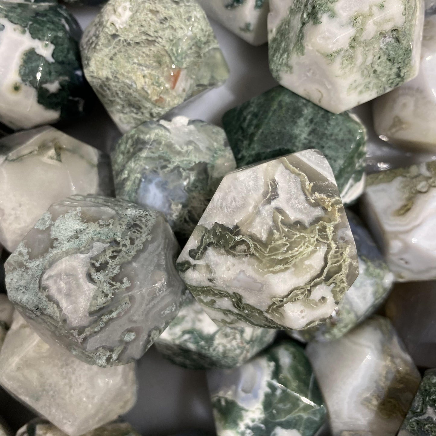 Moss Agate Polyhedron Tumbled Stones In Bulk