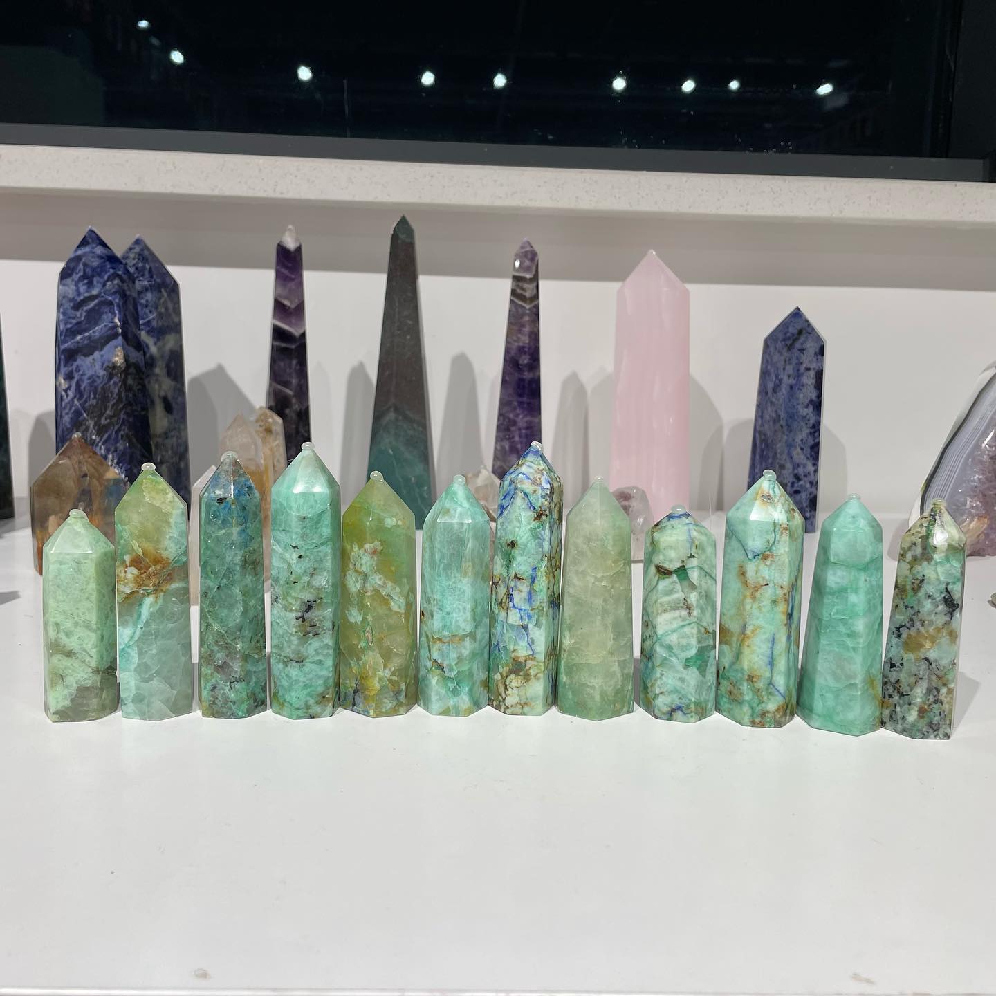 Chrysokoll mit Lapislazuli-Turm zu verkaufen