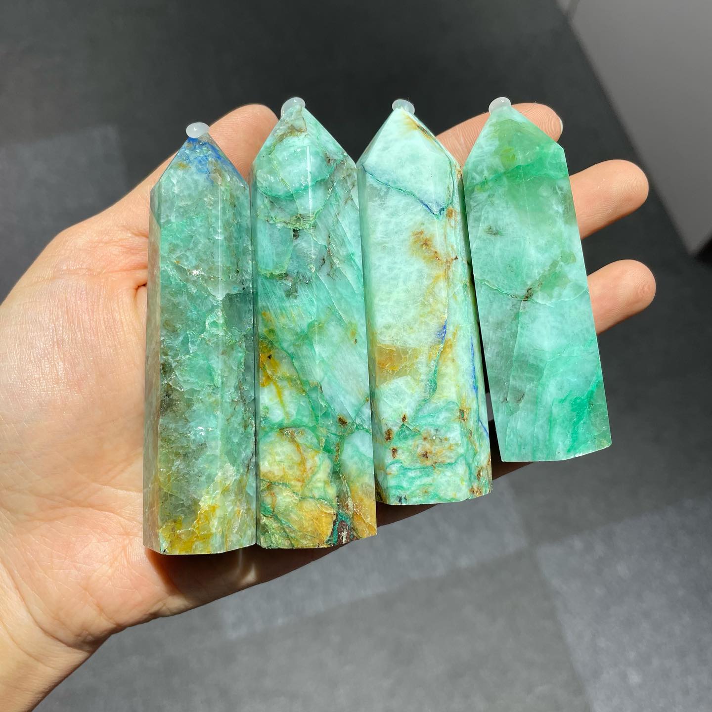 Chrysokoll mit Lapislazuli-Turm zu verkaufen