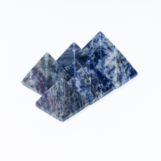 3cm Sodalite Pyramid In Bulk