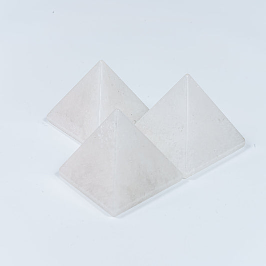 4cm Clear Quartz Pyramid In Bulk