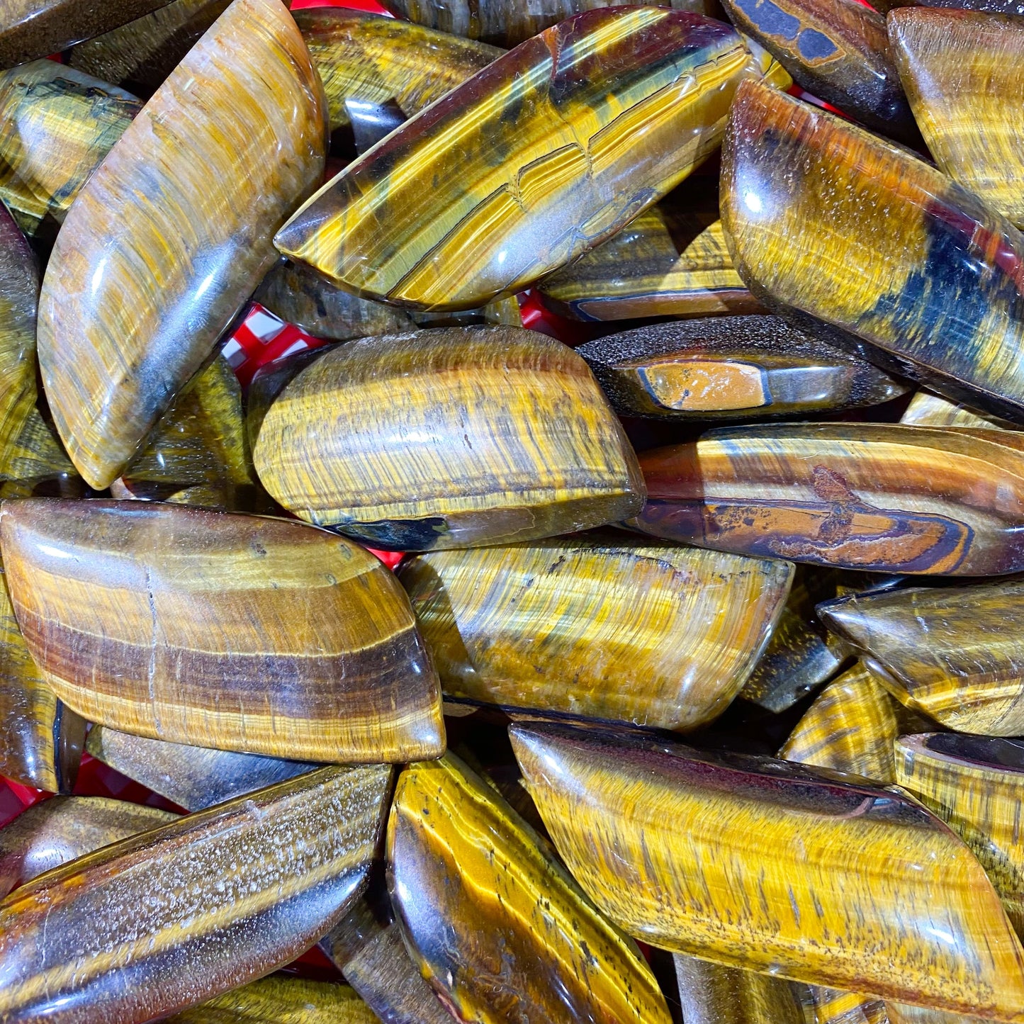 Yellow Tiger Eye Stone Leaf Palm Stone In Bulk