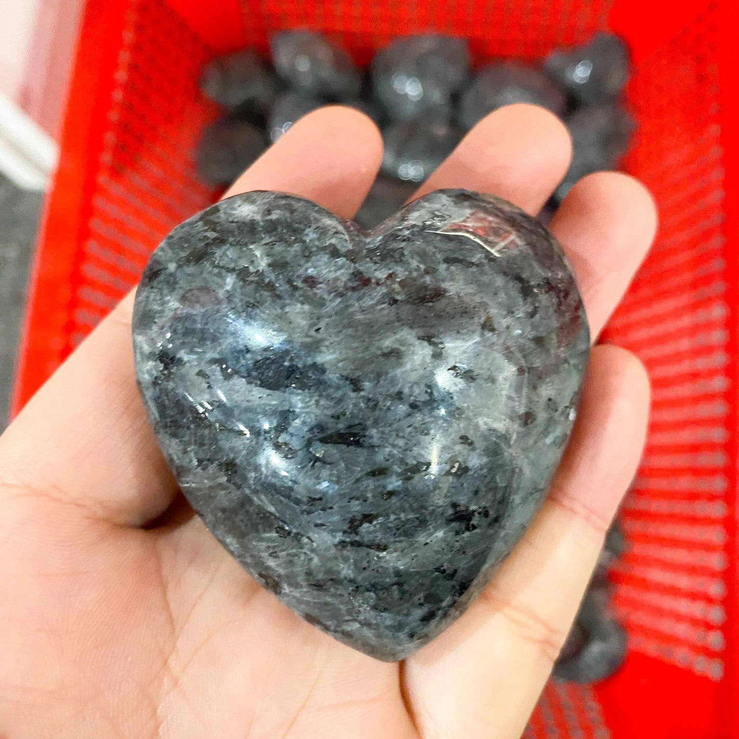 Piedra de palma de corazón de larvikita a granel