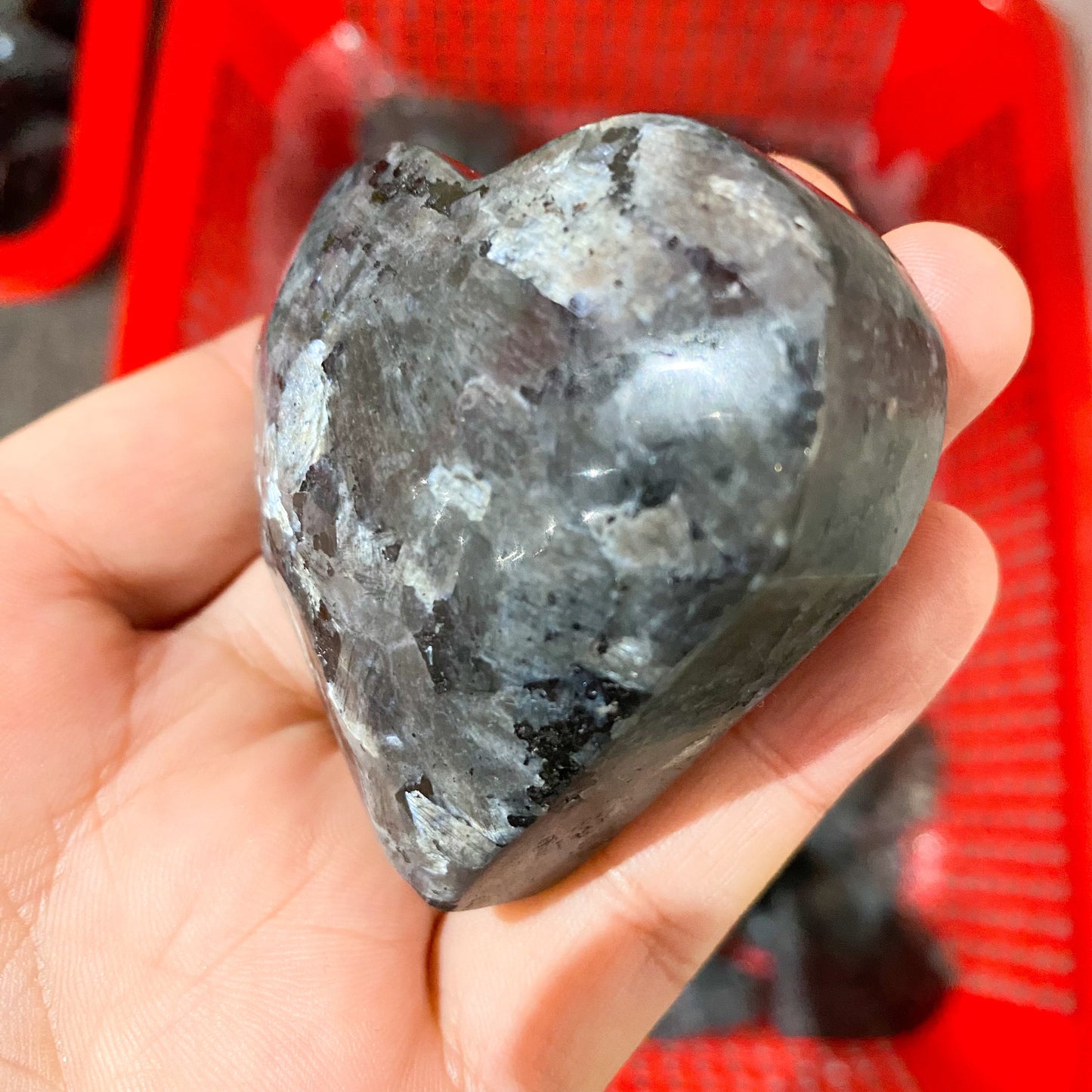 Piedra de palma de corazón de larvikita a granel