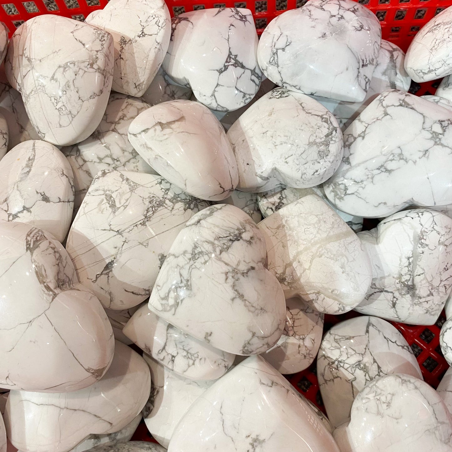 Howlite Heart Palm Stone In Bulk